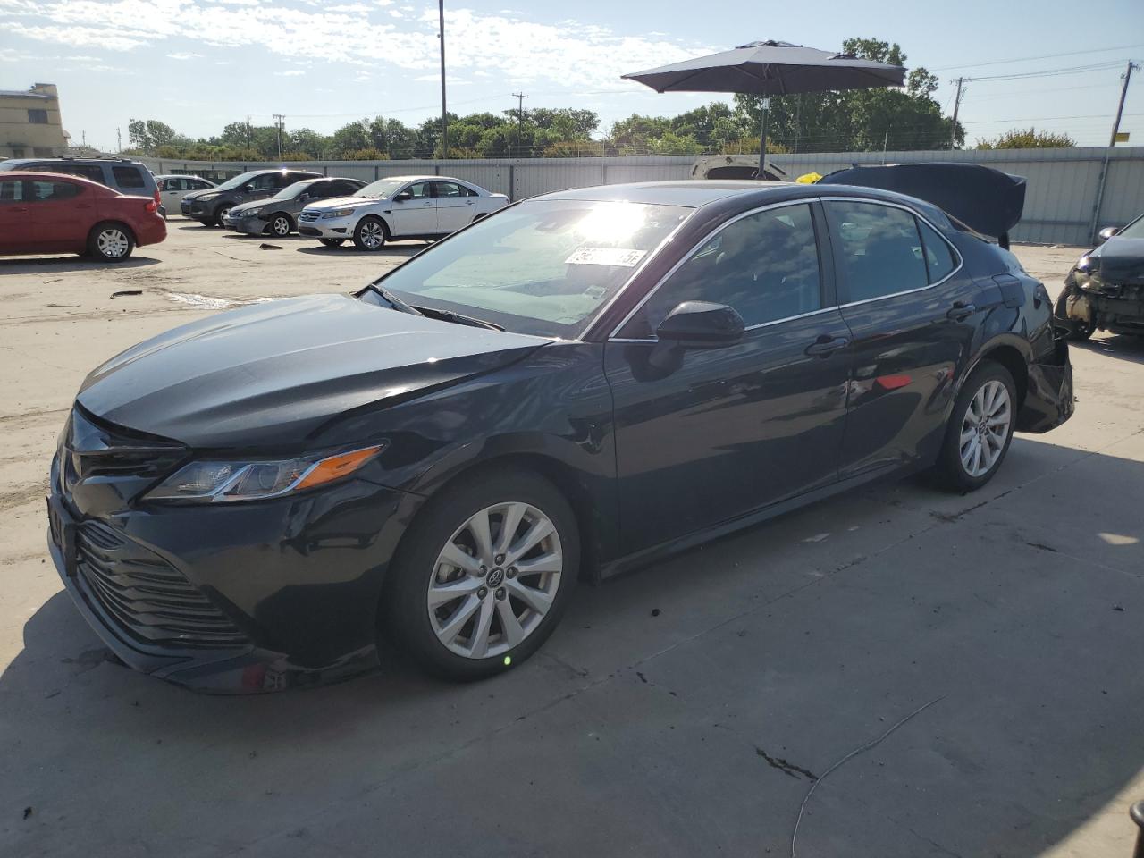 2020 Toyota Camry Le იყიდება Wilmer-ში, TX - Rear End