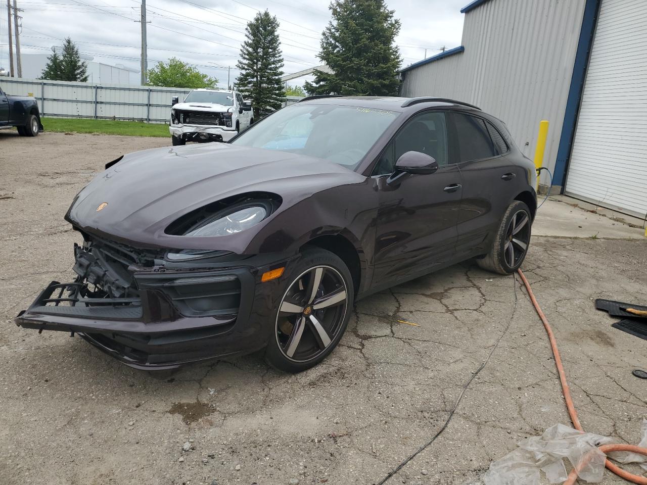 2023 Porsche Macan Base na sprzedaż w Lansing, MI - Front End