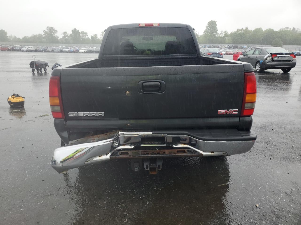 2003 GMC New Sierra K1500 VIN: 2GTEK19T731328981 Lot: 56709645