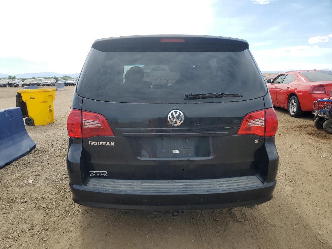 2011 Volkswagen Routan S VIN: 2V4RW4DGXBR670237 Lot: 58022435
