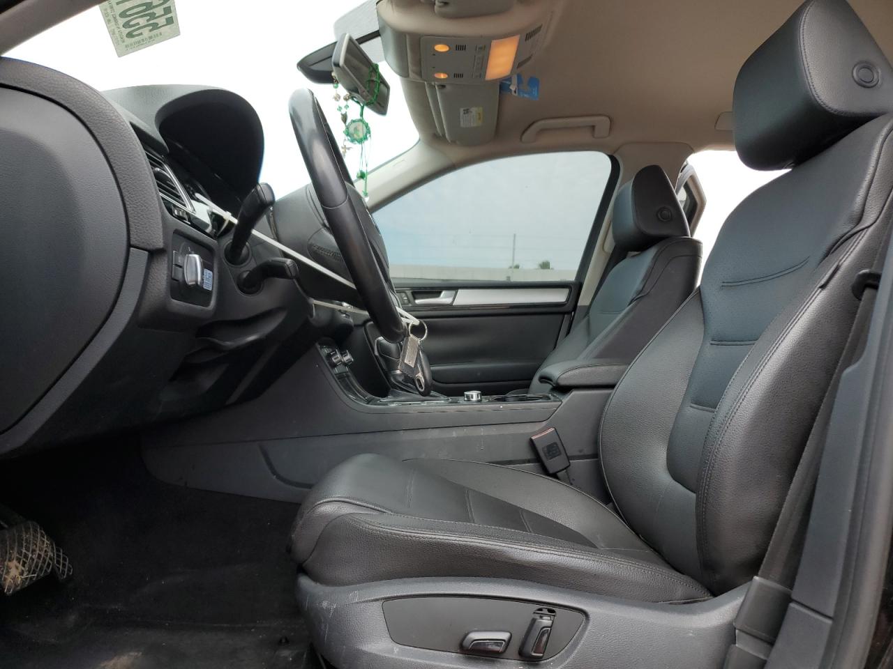 2014 Volkswagen Touareg V6 Tdi VIN: WVGEP9BP6ED011760 Lot: 55615735