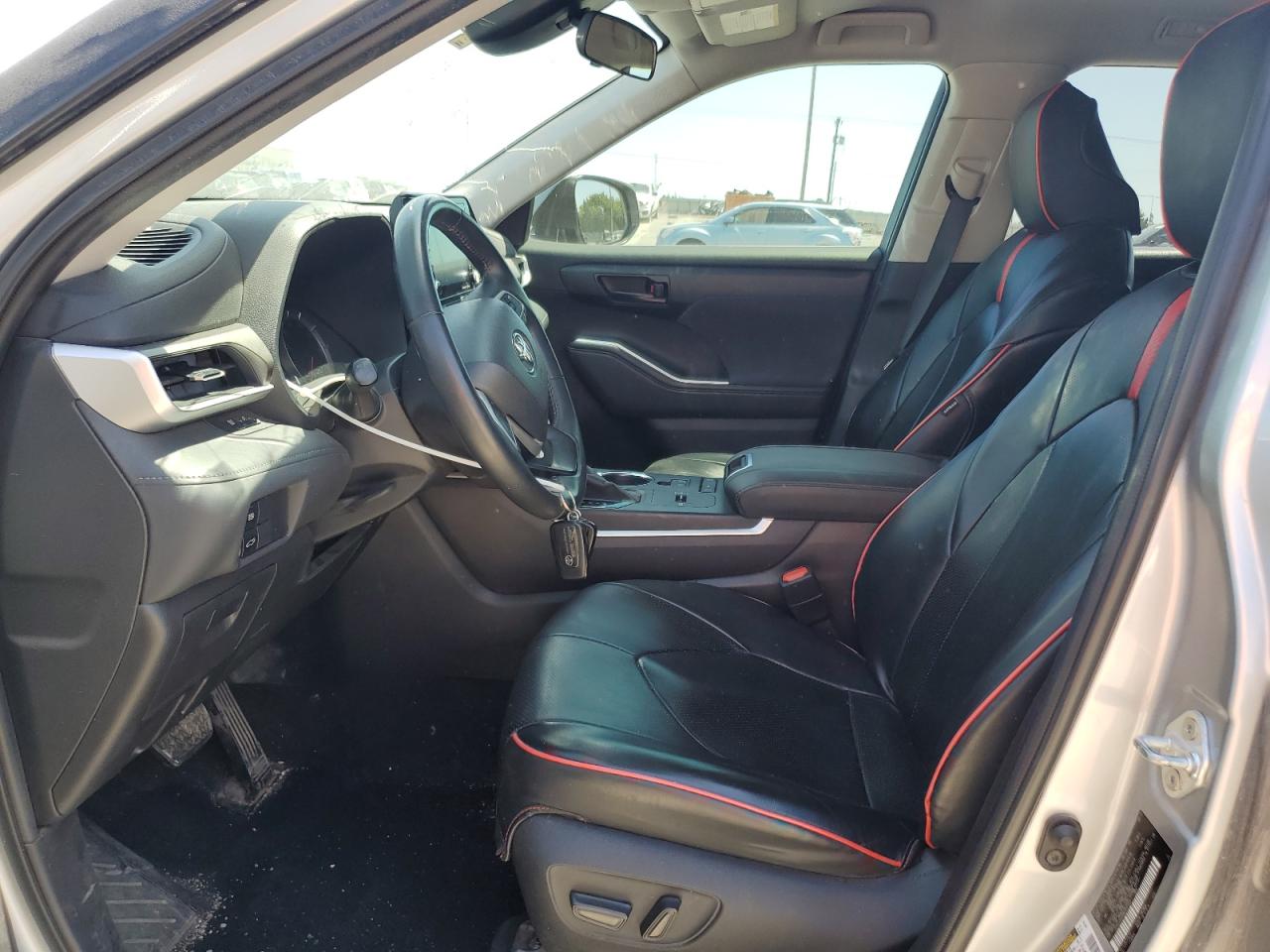 2022 Toyota Highlander L VIN: 5TDZZRAH9NS555927 Lot: 55956475