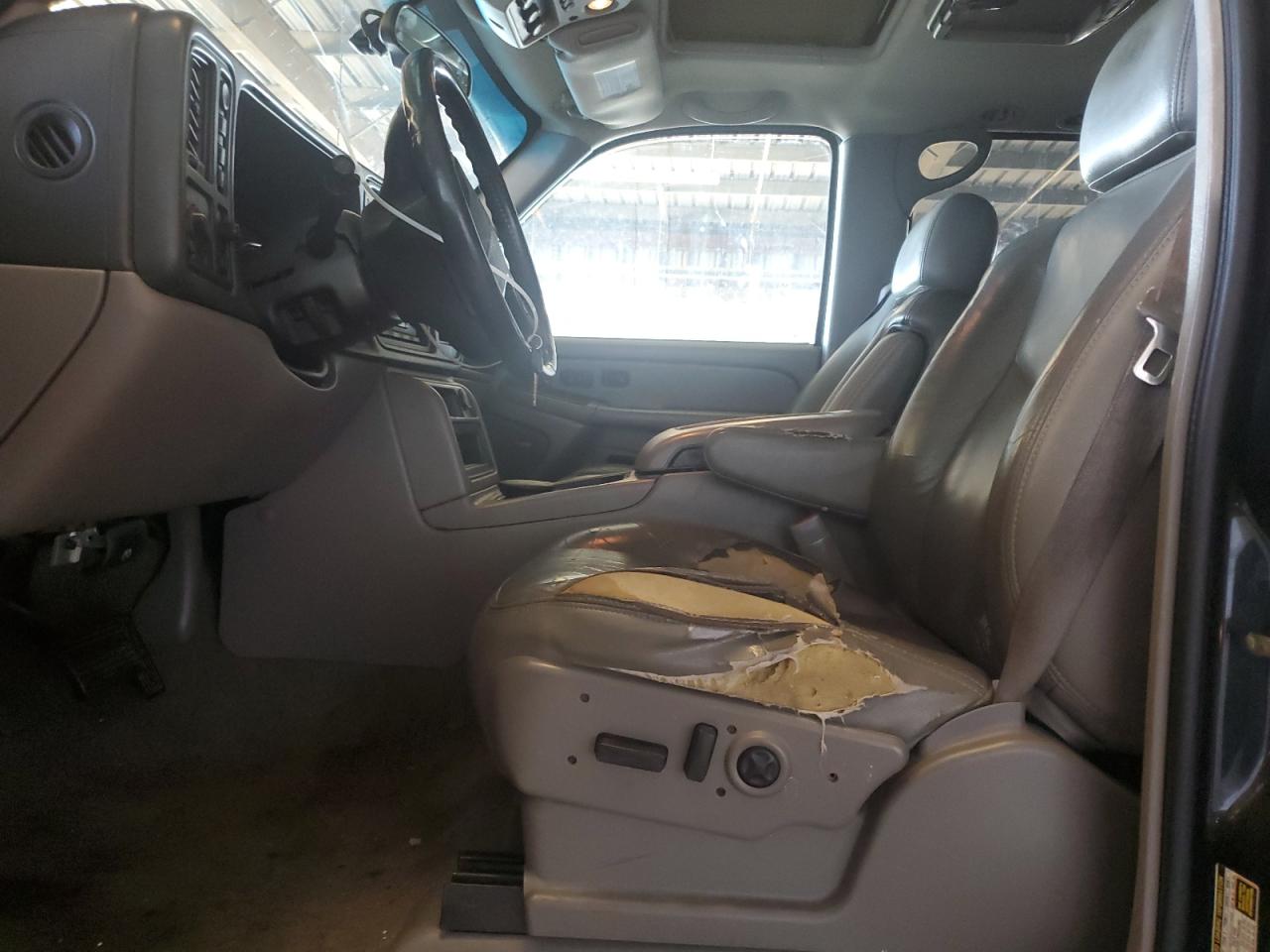 2005 Chevrolet Suburban K1500 VIN: 3GNFK16ZX5G144763 Lot: 57498535