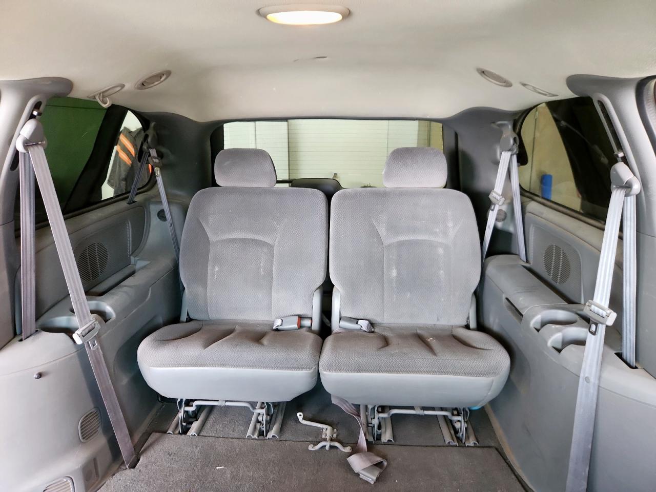 2004 Chrysler Town & Country Lx VIN: 2C4GP44R54R616072 Lot: 58625985