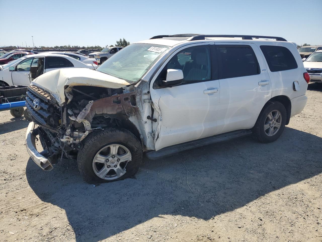 2013 Toyota Sequoia Sr5 за продажба в Antelope, CA - Front End