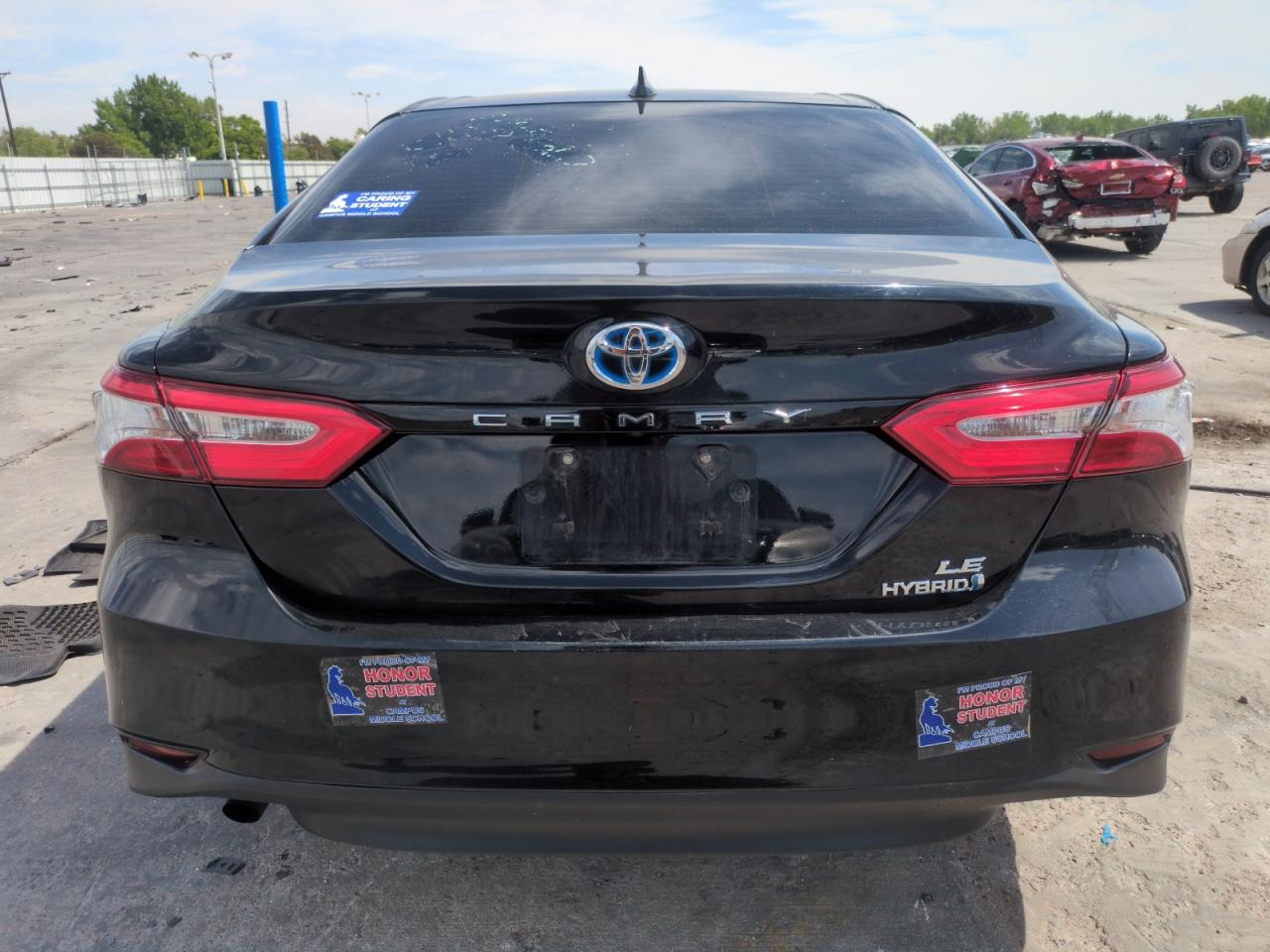 2018 Toyota Camry Le VIN: 4T1B31HK1JU501562 Lot: 58372335