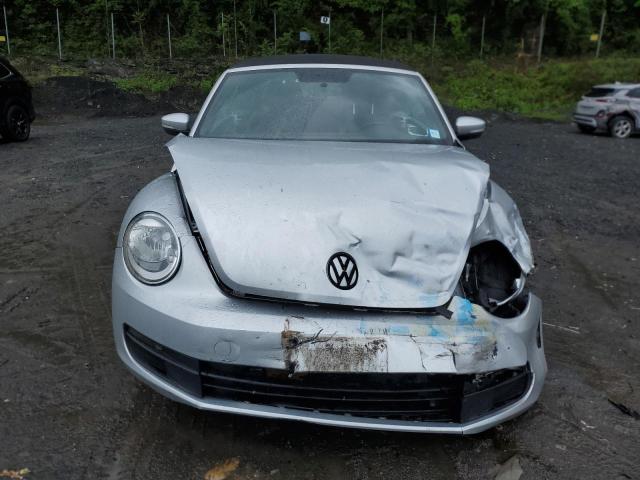  VOLKSWAGEN BEETLE 2013 Серебристый