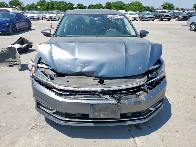  VOLKSWAGEN PASSAT 2017 Szary