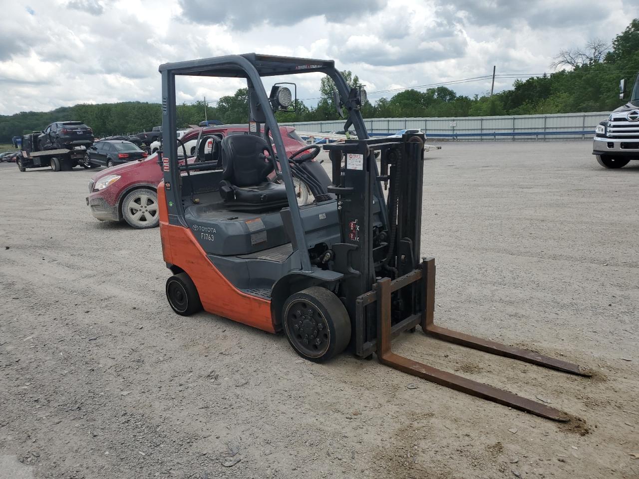 2015 Toyota Fork Lift de vânzare în Lebanon, TN - Partial Repair