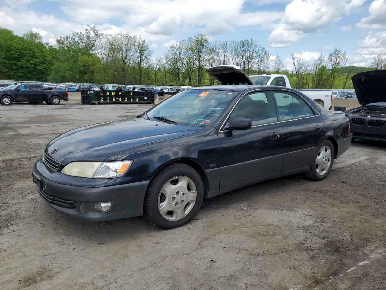 2000 Lexus Es 300 for Sale in Marlboro, NY - Front End