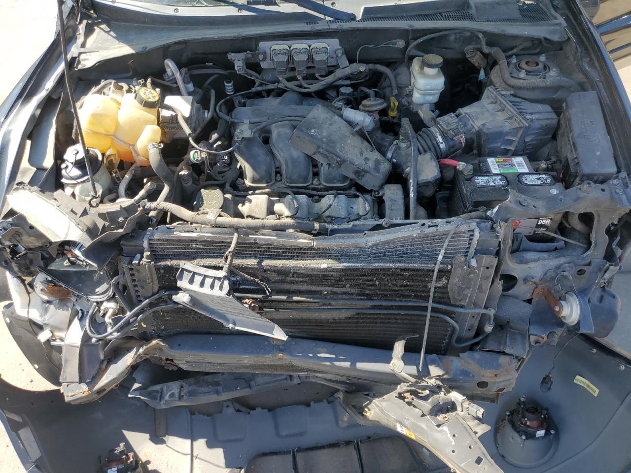 2005 Ford Escape Limited VIN: 1FMCU04105KA65104 Lot: 56709875