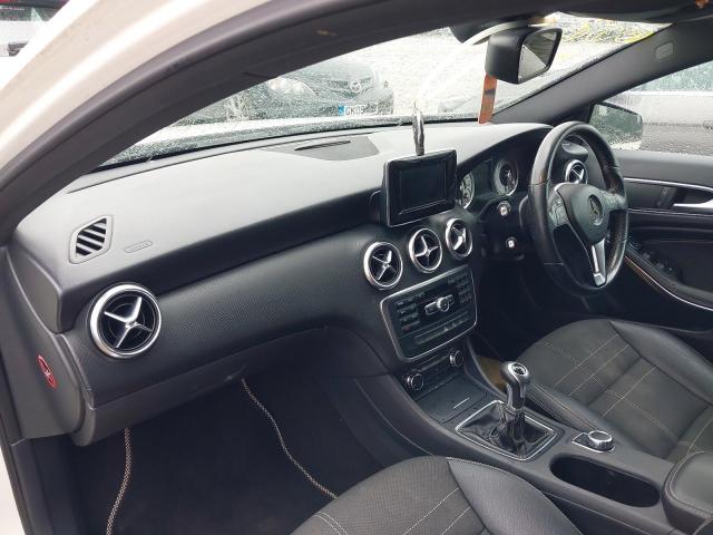 2015 MERCEDES BENZ A180 BLUEE