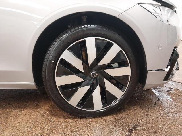 2025 VOLVO V90 + T6 P