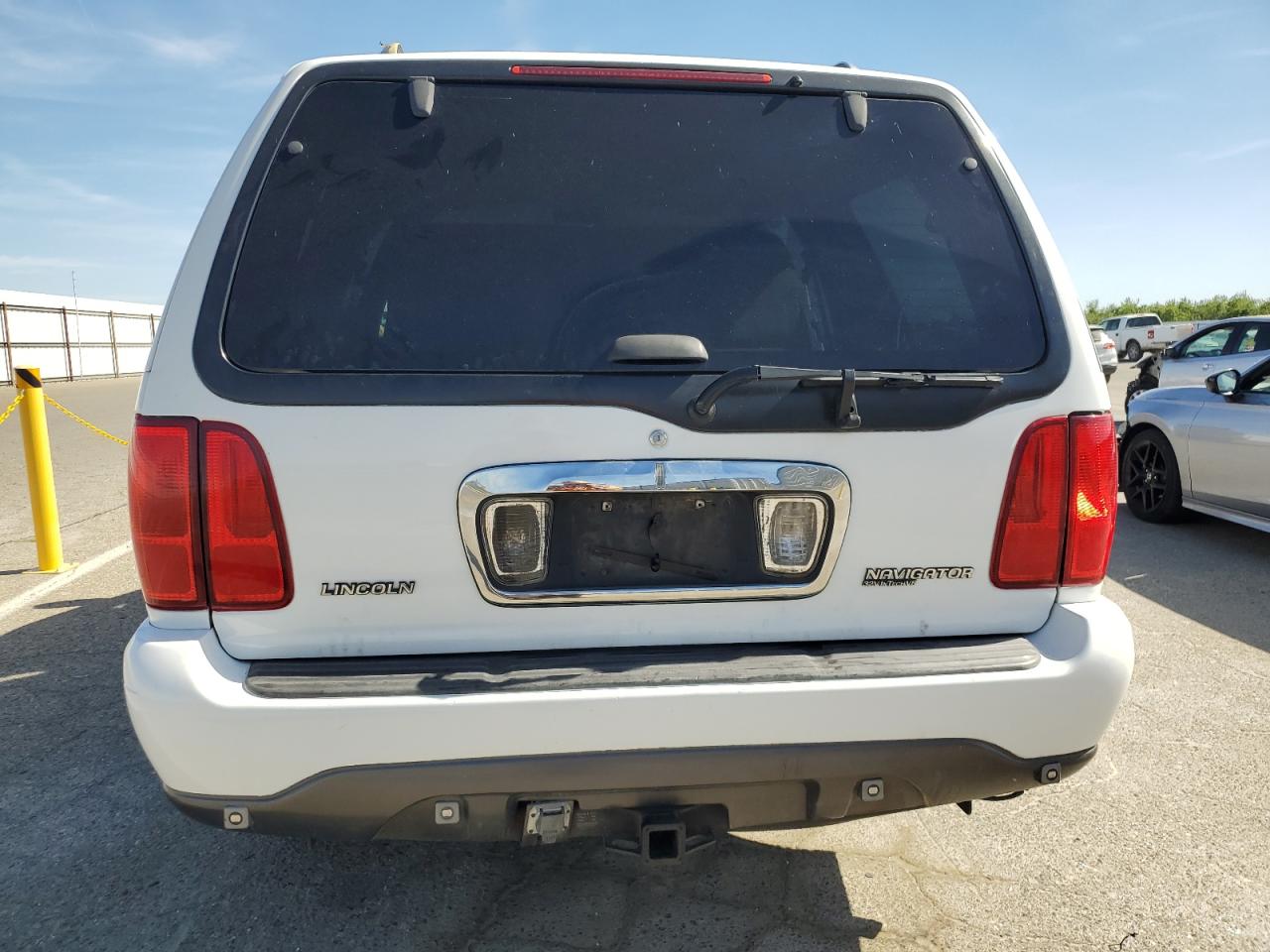 2001 Lincoln Navigator VIN: 5LMFU28R01LJ13985 Lot: 57354795