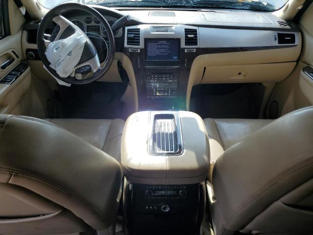  CADILLAC ESCALADE 2012 Белы