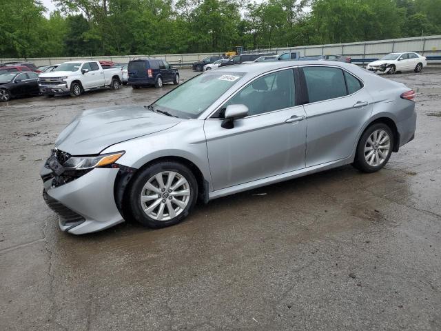 TOYOTA CAMRY 2019 Серебристый
