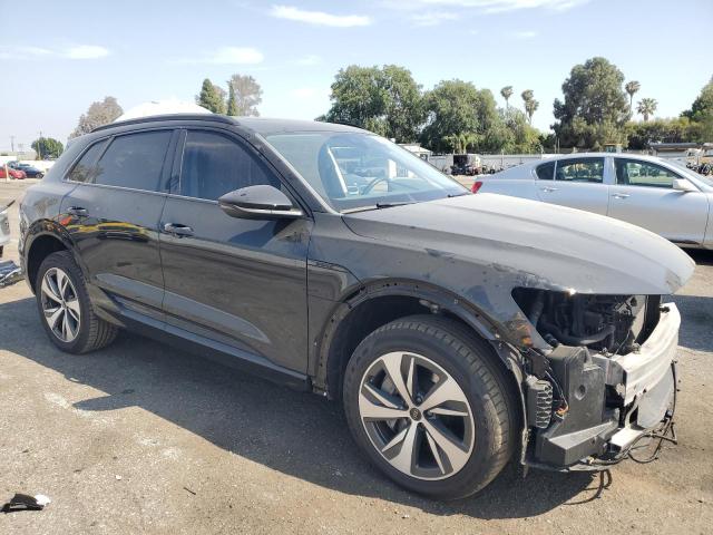  AUDI Q8 E-TRON 2024 Чорний