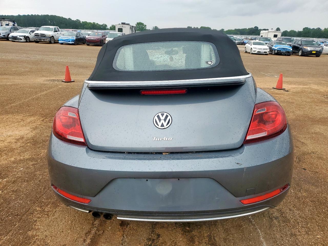 2018 Volkswagen Beetle S VIN: 3VW5DAAT4JM515474 Lot: 58640965