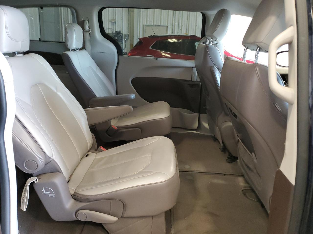 2018 Chrysler Pacifica Touring L VIN: 2C4RC1BG9JR170993 Lot: 56749955