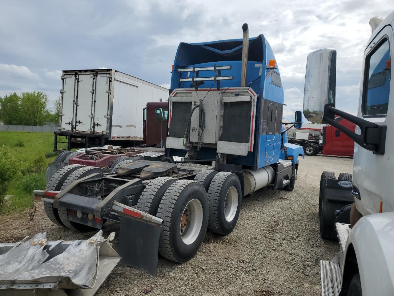 KENWORTH All Models 2006 VIN 1XKADB9X96J118737 фото 4