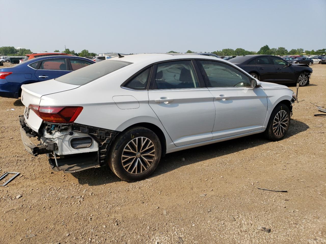 2019 Volkswagen Jetta - Image 3