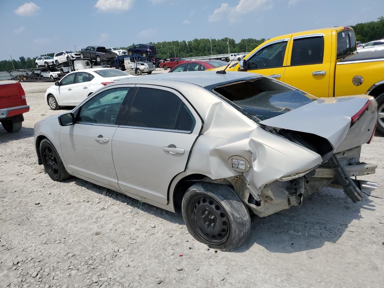 2010 Ford Fusion - Image 2