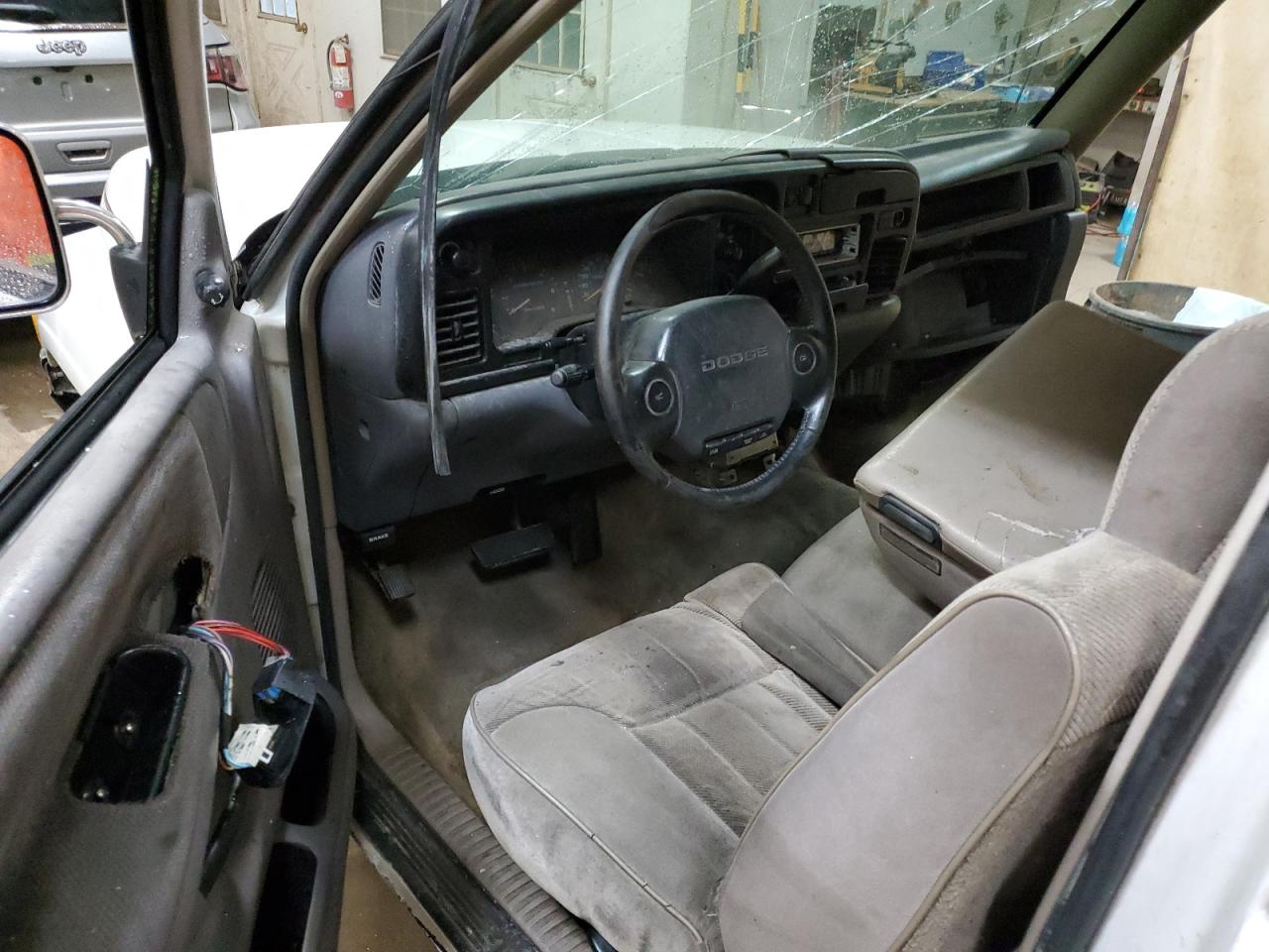 1996 Dodge Ram 1500 VIN: 3B7HC13Y5TG134844 Lot: 57322083