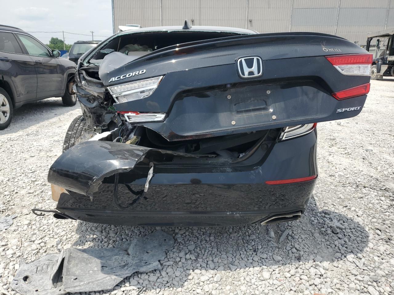 1HGCV1F30JA039318 2018 Honda Accord Sport