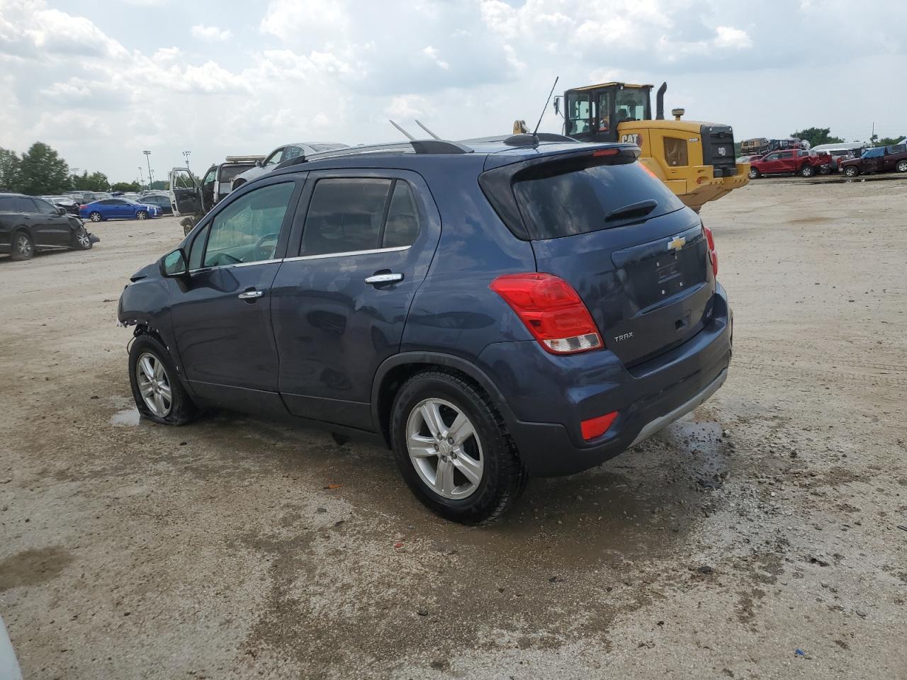 3GNCJLSB7JL262720 2018 CHEVROLET TRAX - Image 2