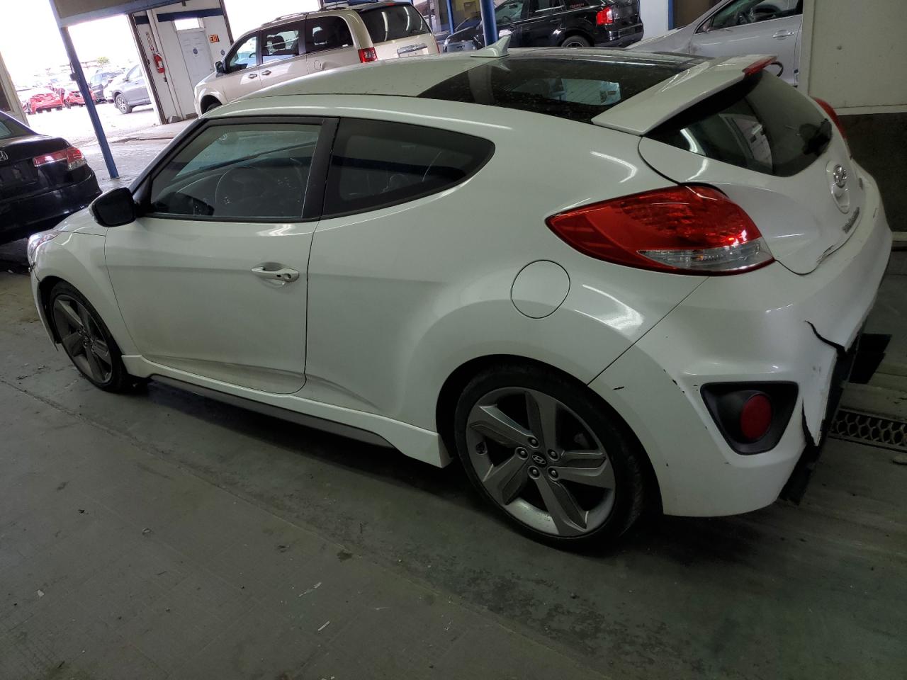 2013 Hyundai Veloster - Image 2