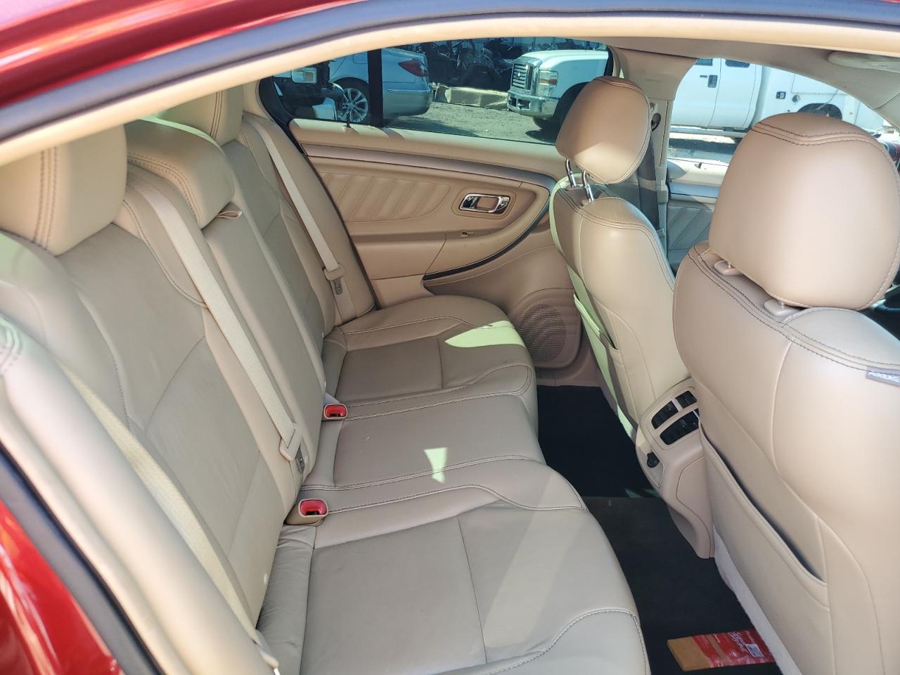2013 Ford Taurus - Image 10