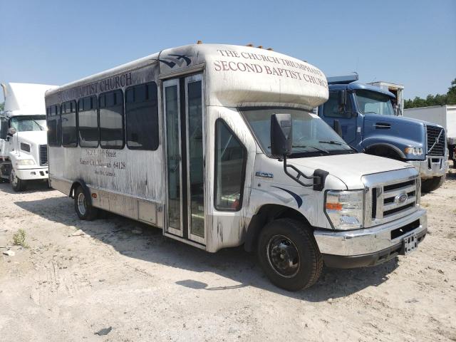 2008 Ford Econoline E450 Super Duty Cutaway Van