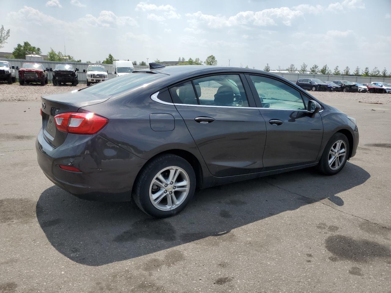 2017 Chevrolet Cruze - Image 3