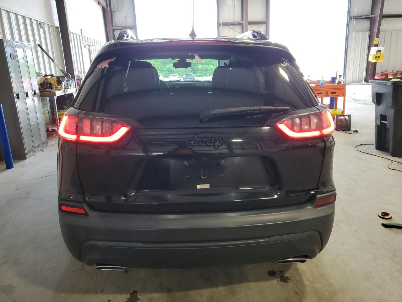 2019 Jeep Cherokee Latitude Plus VIN: 1C4PJLLN2KD377350 Lot: 57181893