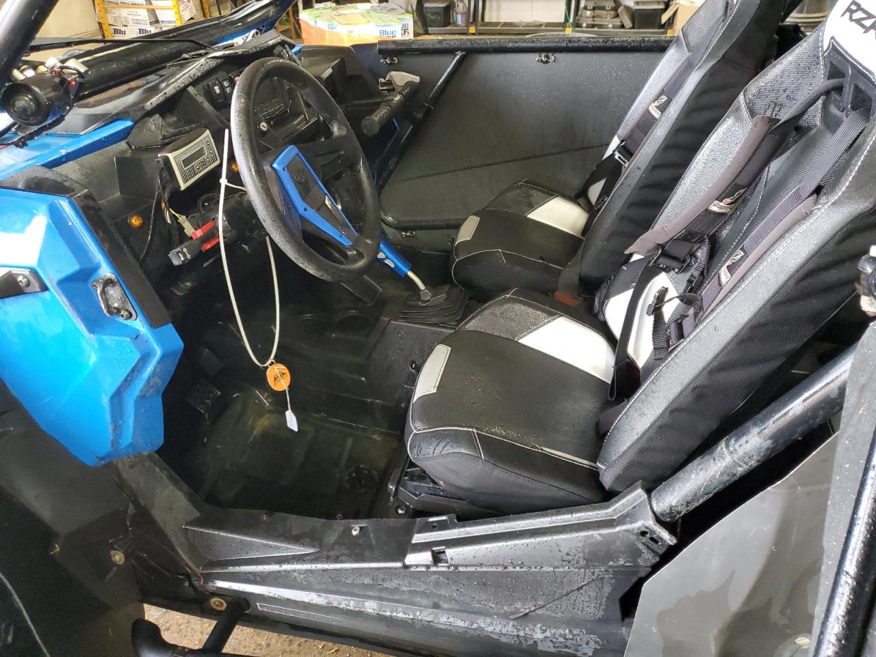 2015 Polaris Rzr Xp 4 1000 Eps VIN: 3NSVFE99XFF370304 Lot: 55220153