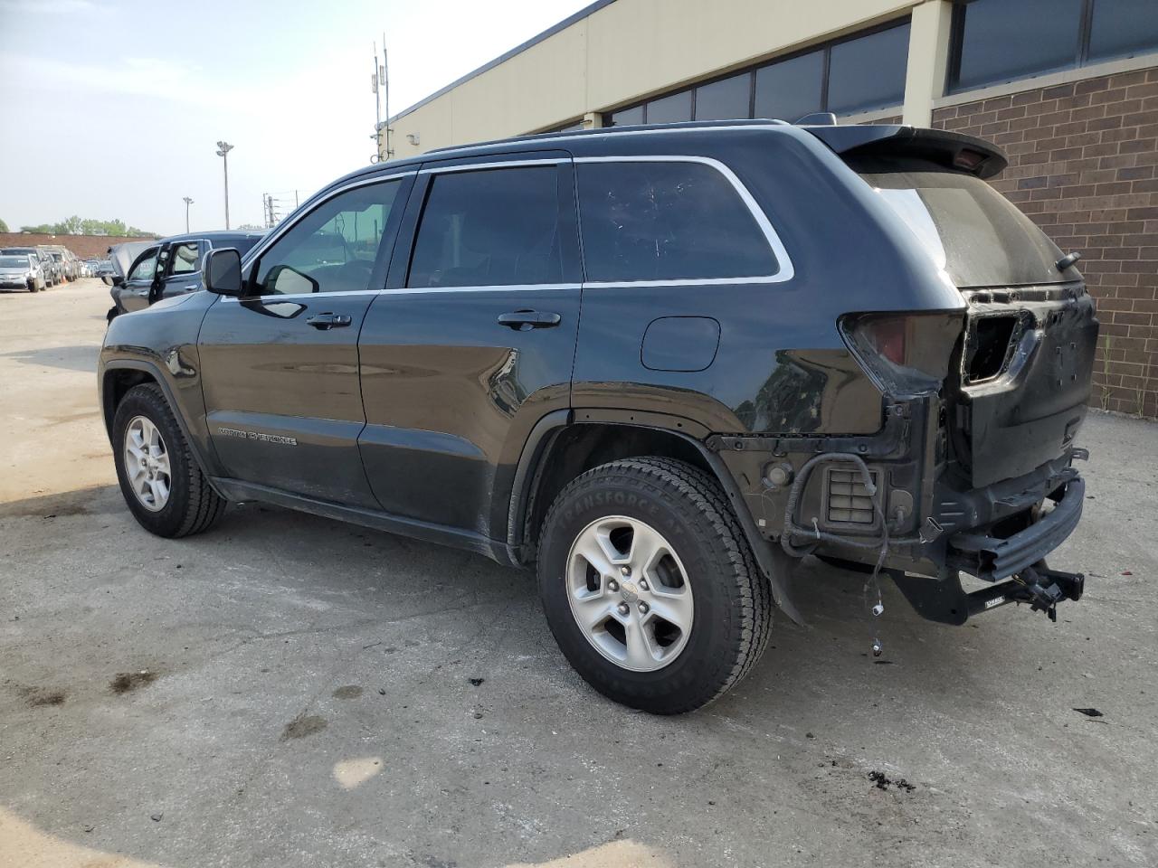 1C4RJEAG6HC846463 2017 Jeep Grand Cherokee Laredo