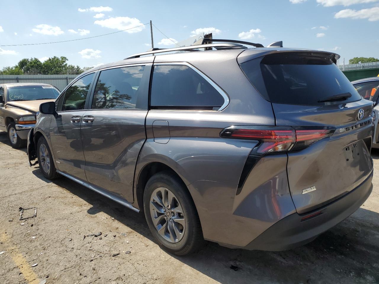 5TDKRKEC7MS049129 2021 Toyota Sienna Le