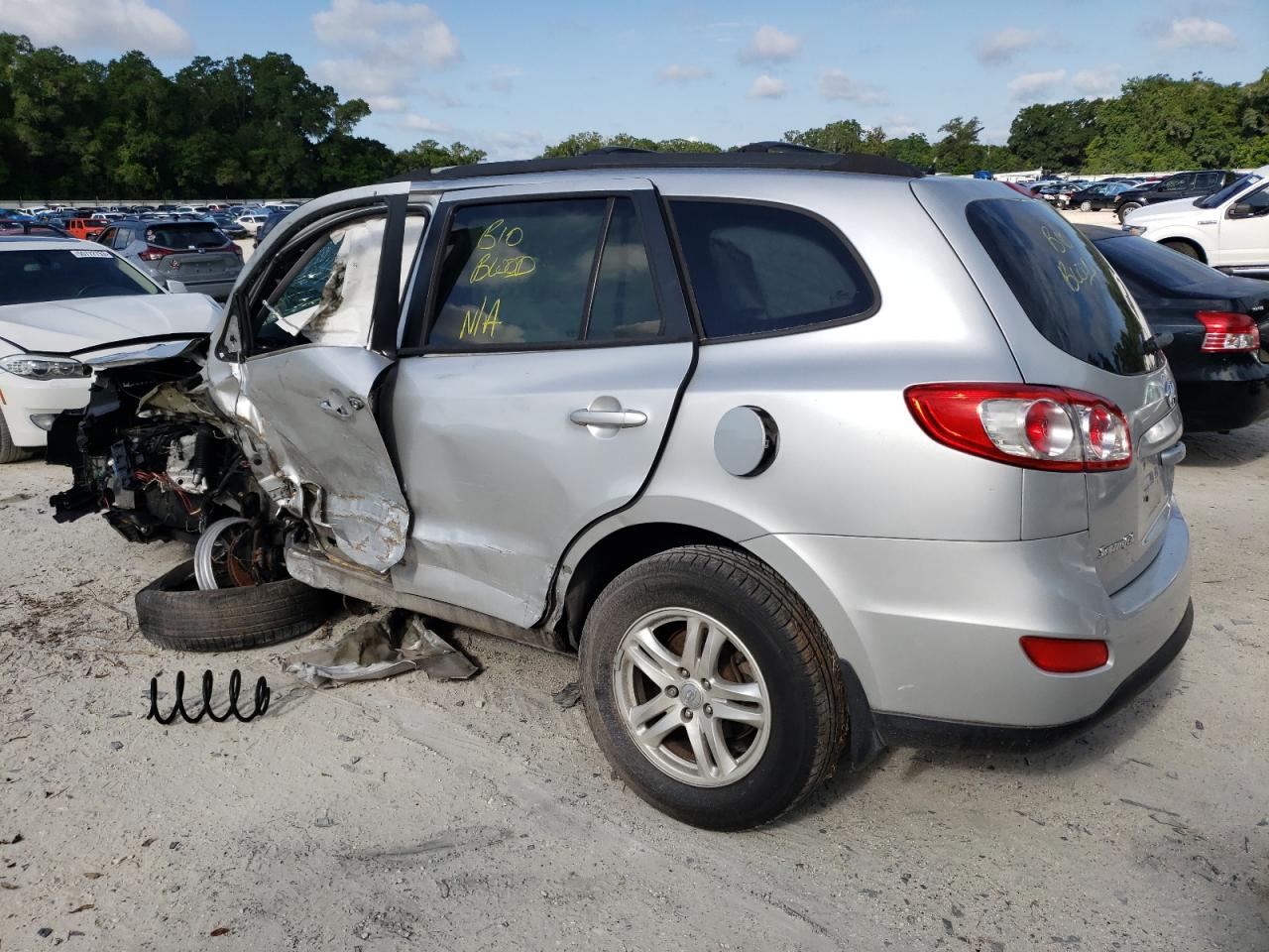 2012 Hyundai Santa Fe - Image 2