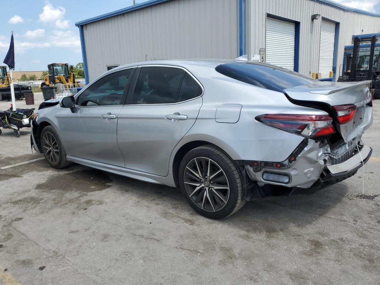 VIN 4T1G11AK9MU610510 2021 TOYOTA CAMRY no.2