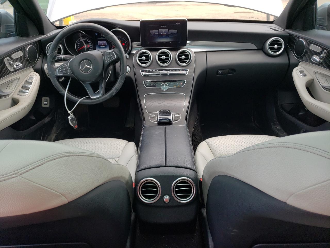 2015 Mercedes-Benz C 300 4Matic VIN: 55SWF4KB8FU058672 Lot: 56169103