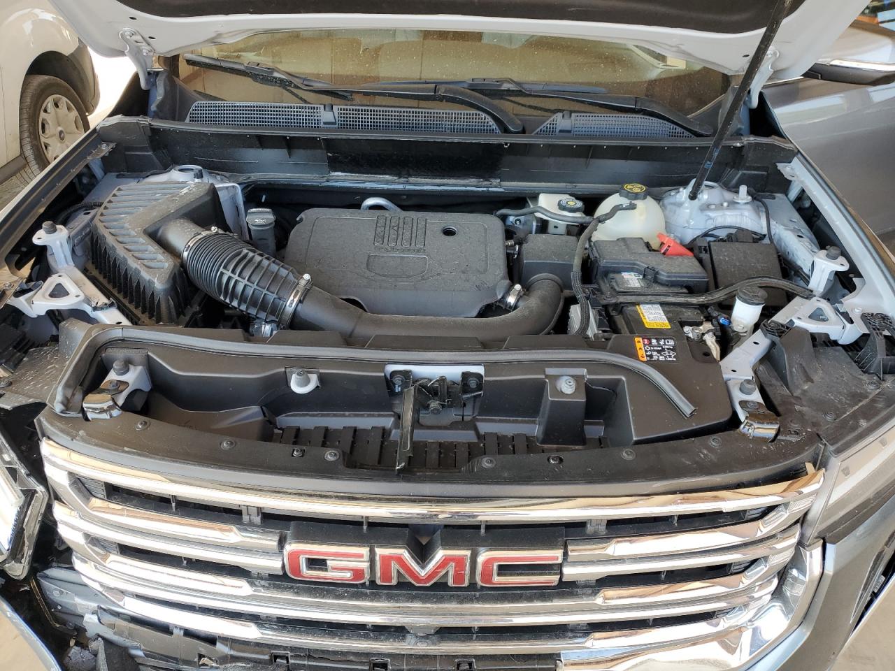 2021 GMC Acadia - Image 14