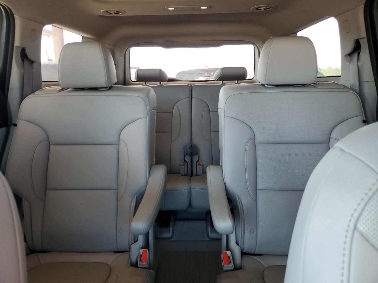 2021 GMC Acadia - Image 10