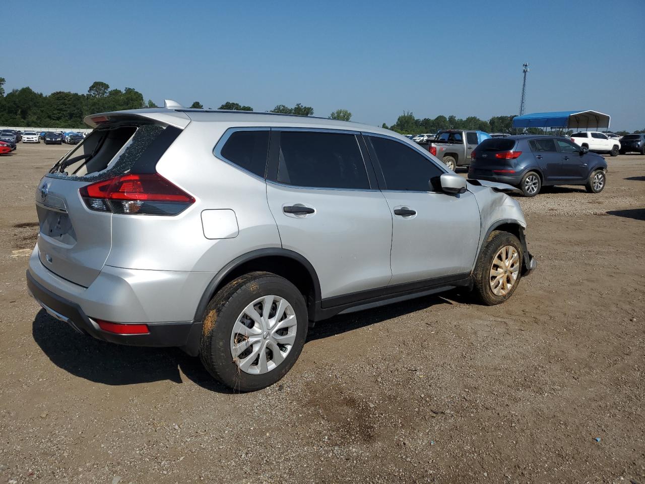 2020 Nissan Rogue - Image 3
