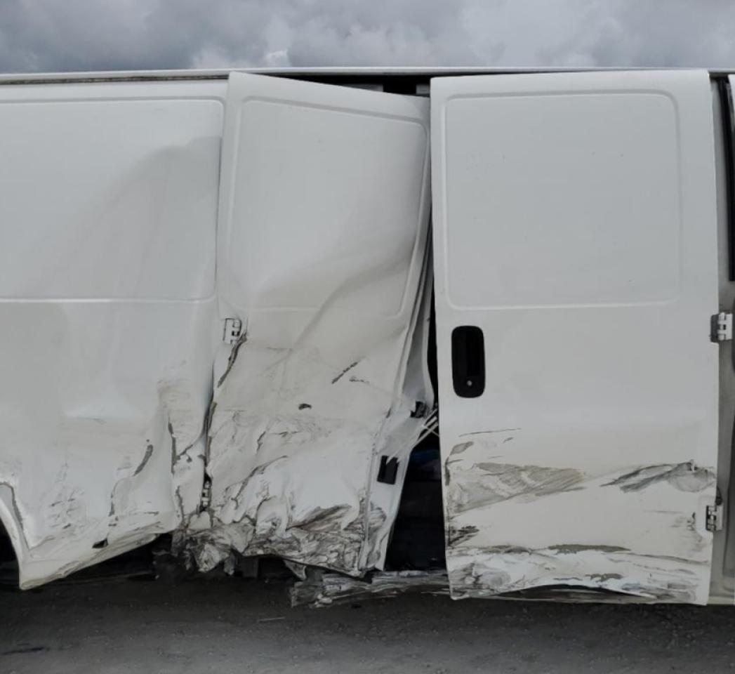 2017 Chevrolet Express - Image 11