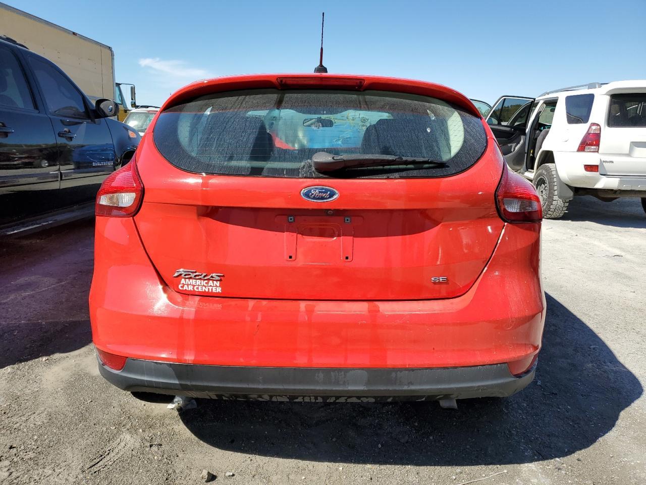 1FADP3K26FL326816 2015 Ford Focus Se