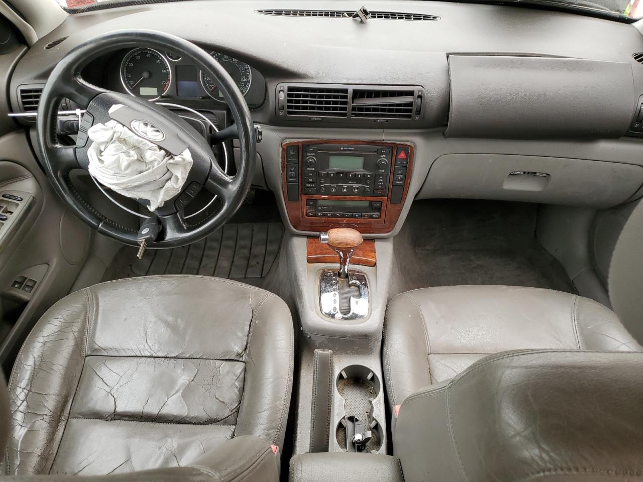 2002 Volkswagen Passat Glx 4Motion VIN: WVWYH63B72E210144 Lot: 54756875