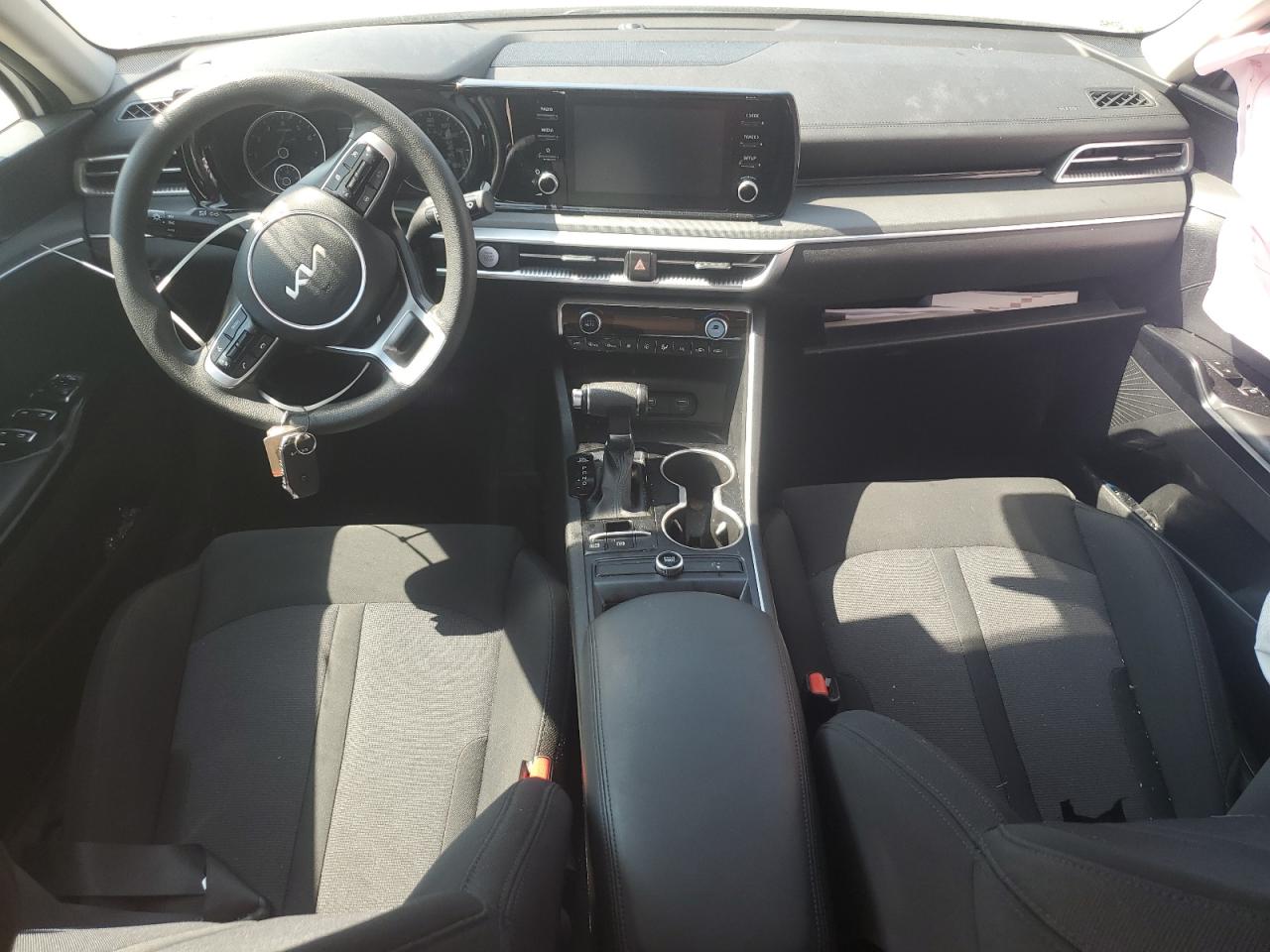 2022 Kia K5 - Image 8