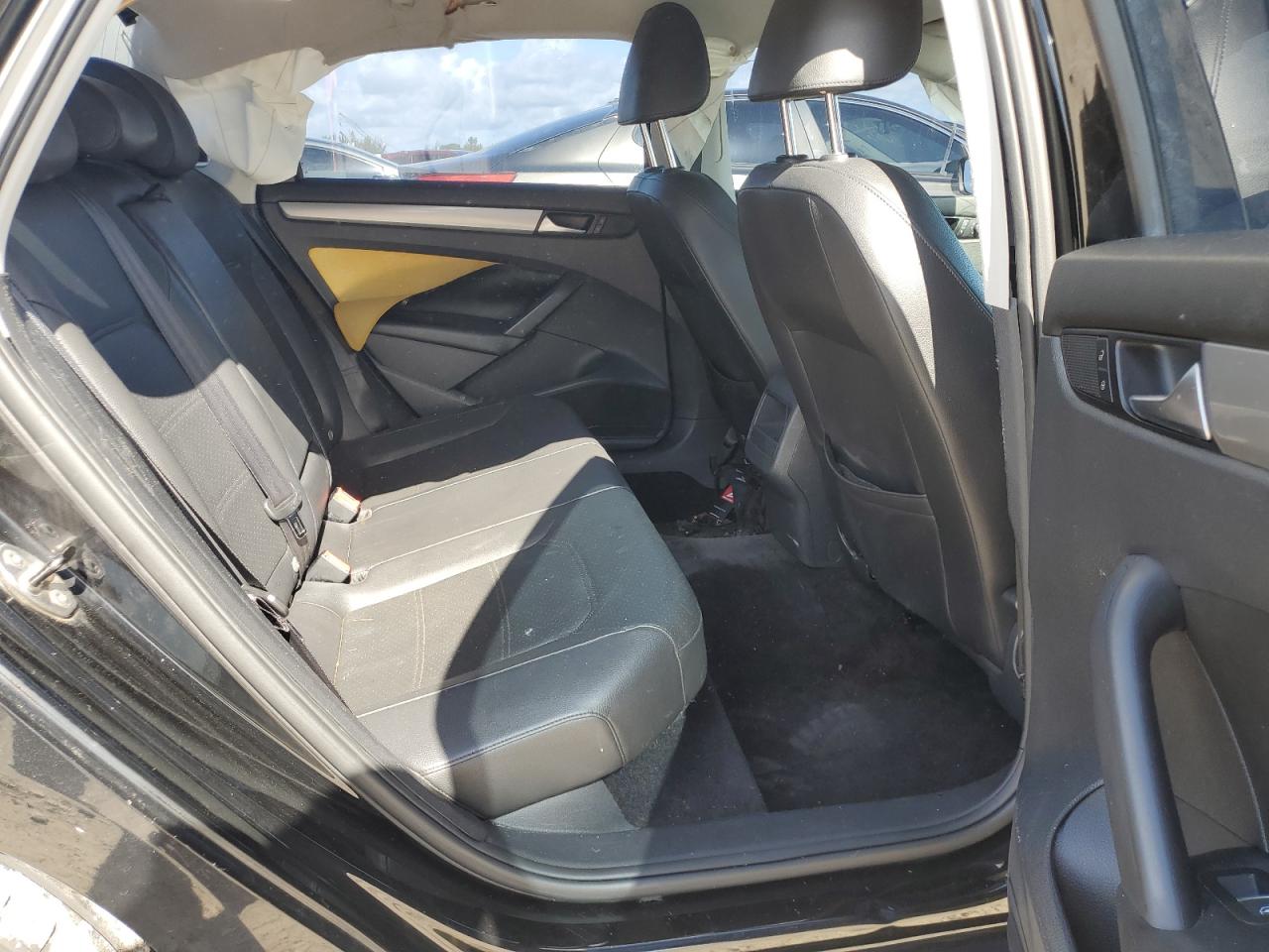 2014 Volkswagen Passat S VIN: 1VWAH7A3XEC012979 Lot: 85260985