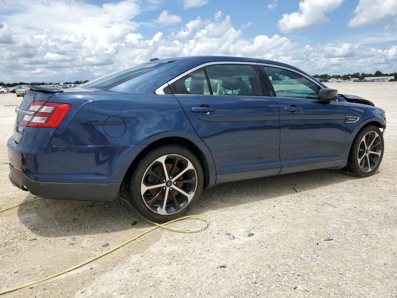 2016 Ford Taurus Sho VIN: 1FAHP2KT5GG143261 Lot: 54559293