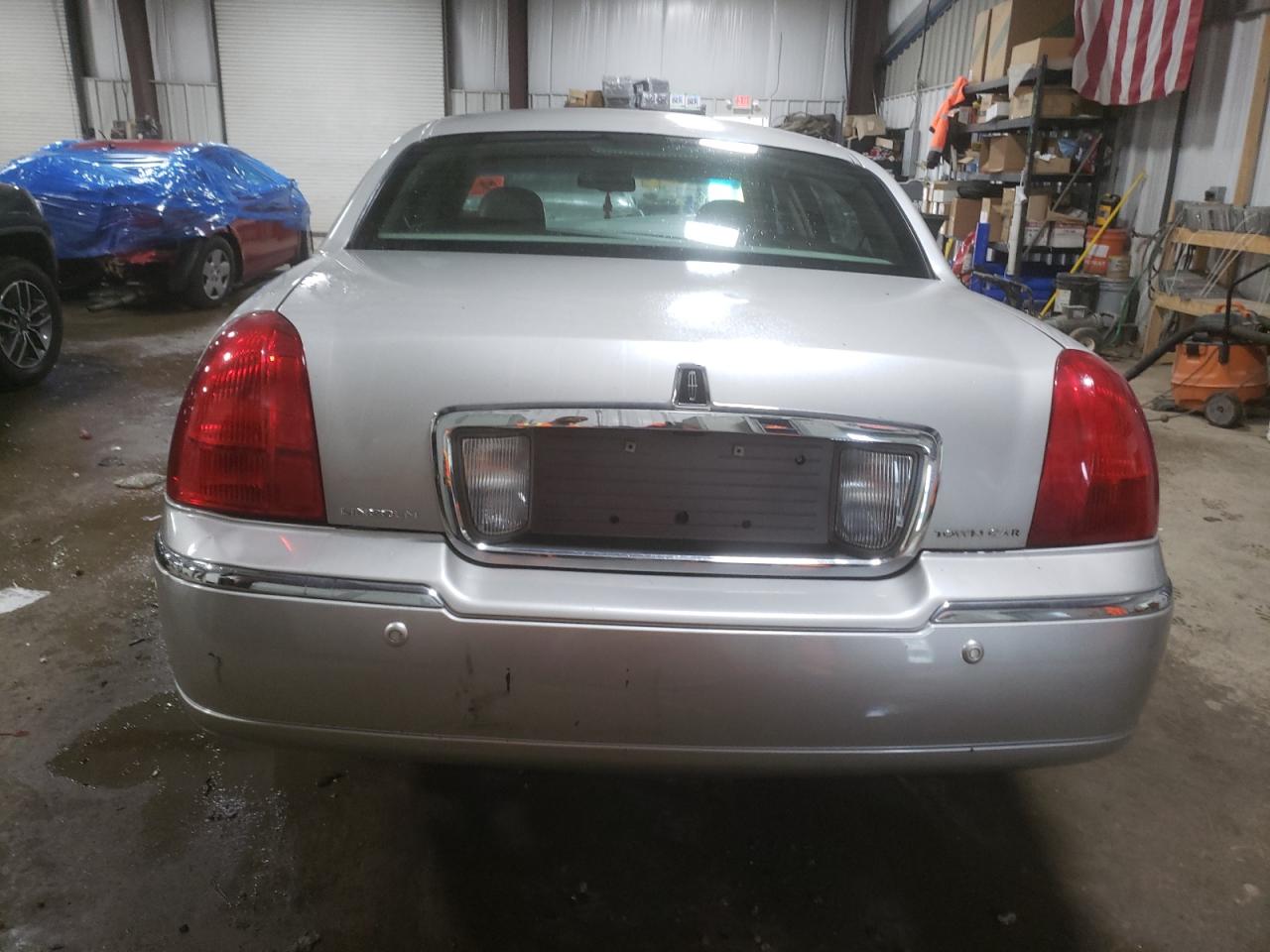 2005 Lincoln Town Car Signature VIN: 1LNHM81W35Y604008 Lot: 58414273